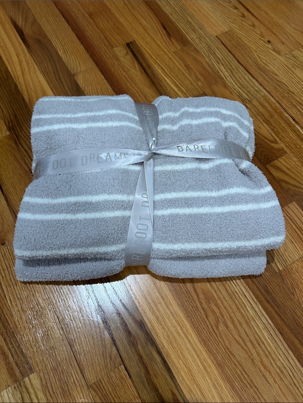 Barefoot Dreams Soft Gray & White Striped Throw Blanket 45”x60”